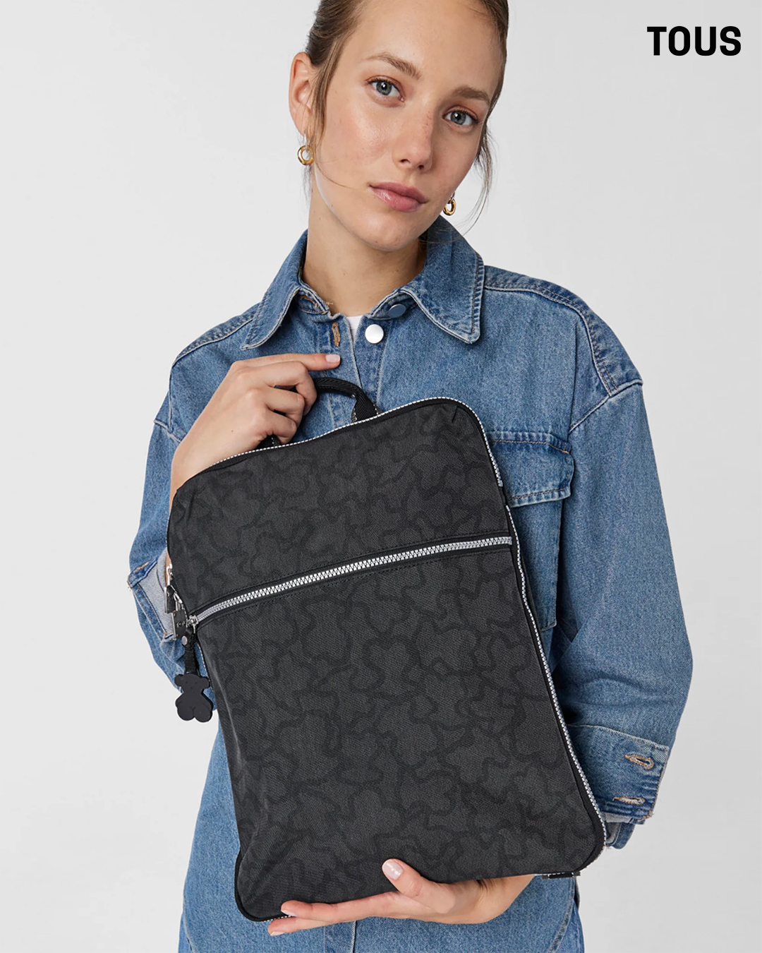 TOUS ❤
#newcollection 

(CODE: U665D0389S41)
__________________________
Αγορές σε Επώνυμα brands
ONLINE στο kalista.gr 🛍
ΔΩΡΕΑΝ ΜΕΤΑΦΟΡΙΚΑ ΓΙΑ ΑΓΟΡΕΣ ΑΝΩ ΤΩΝ 50€ 📦
Για παραγγελίες ή πληροφορίες:
☎️ Κάλεσε: 210 4971 113
