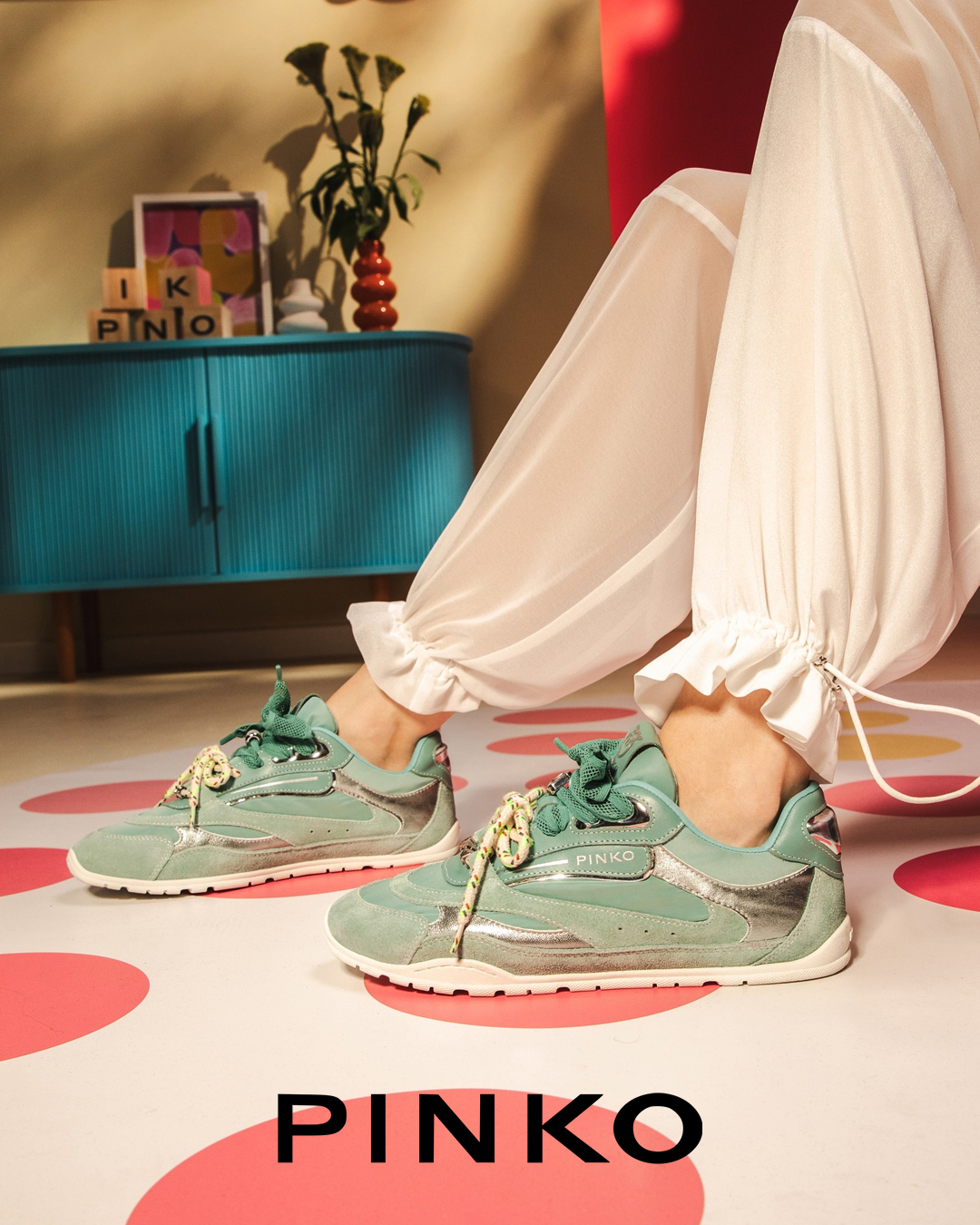 PINKO ❤
#newcolletion #pinko #sneakerlove 

W113H0761D91 - 215,00€
__________________________
Αγορές σε Επώνυμα brands
ONLINE στο kalista.gr 🛍
ΔΩΡΕΑΝ ΜΕΤΑΦΟΡΙΚΑ ΓΙΑ ΑΓΟΡΕΣ ΑΝΩ ΤΩΝ 50€
📦
Για παραγγελίες ή πληροφορίες:
☎️ Κάλεσε: 210 4971 113